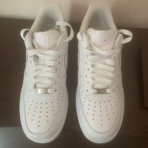 White Nike Air Force 1